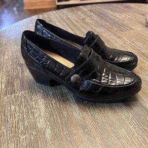 Clarks 6 1/2‎ Black Patent Croc Embossed Mary Jane Wedge Comfort Shoes